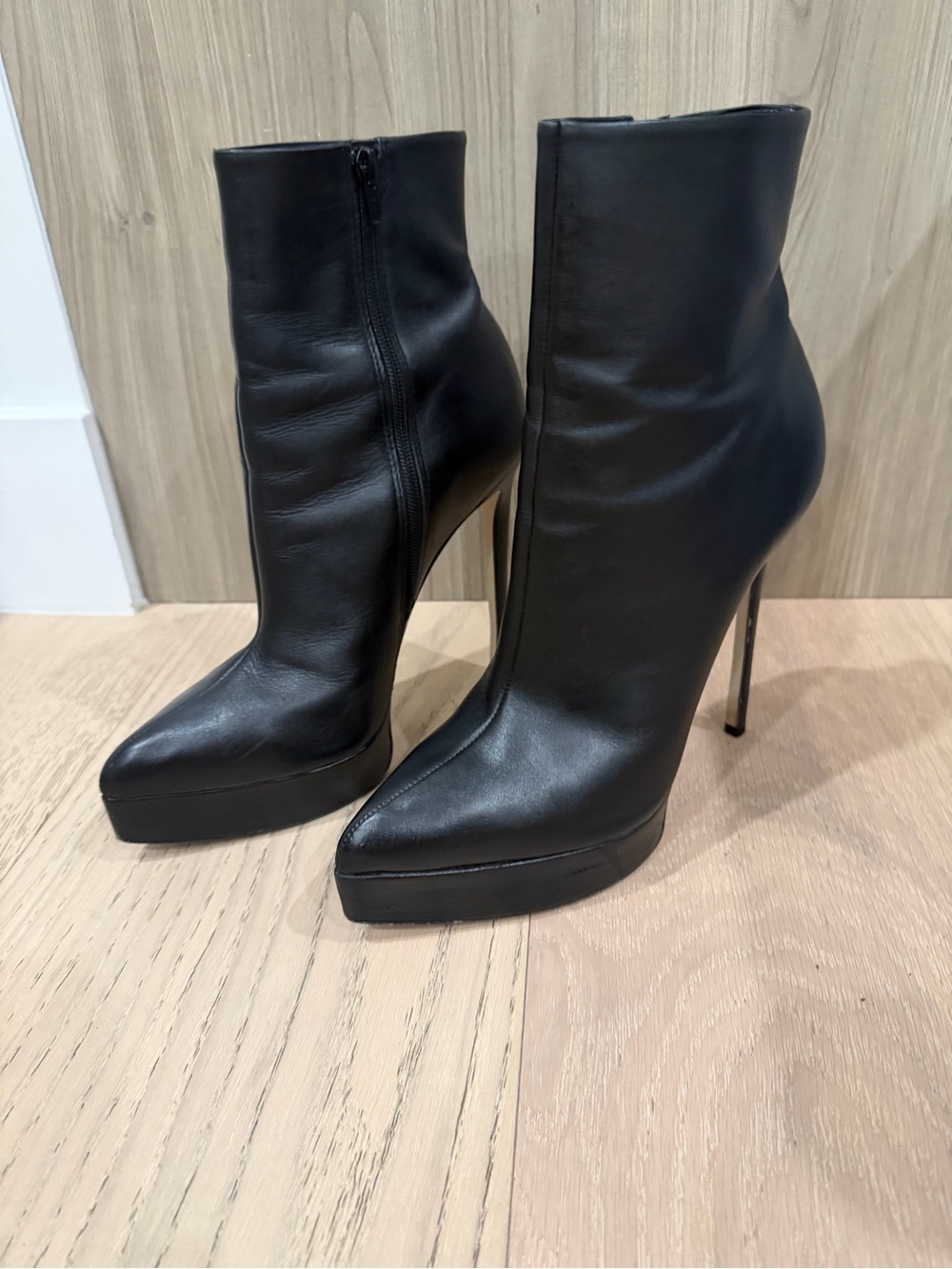 Leather booties - Picture 1 of 8